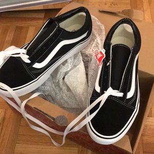 NEW Vans Old Skool Platform Black / White Sneakers